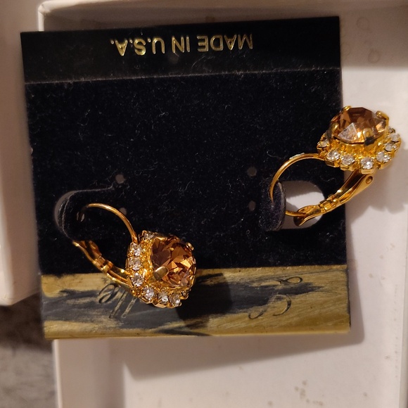 Jewelry - Picture 6 of 6